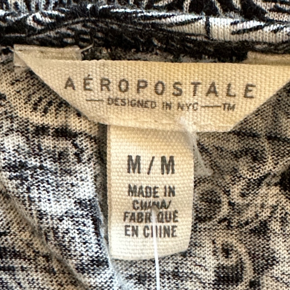 Aeropostale black/white print sleeveless top, size medium - Picture 3 of 3